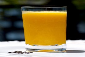 Suco de maracujá, água de coco, hortelã e mel